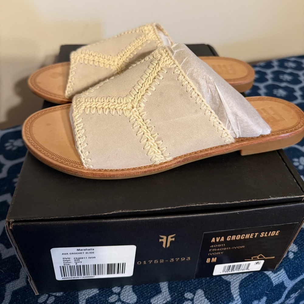 Frye Cream Sandals Minimalist Design Open Toe